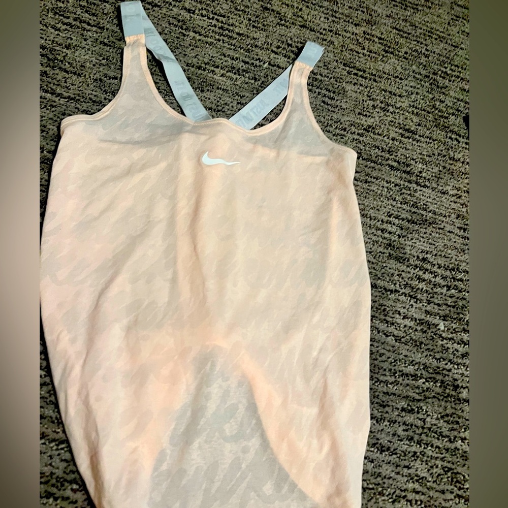 Nike Athletic Tops Bundle XS (2) Athleisure Sporty Minimalist